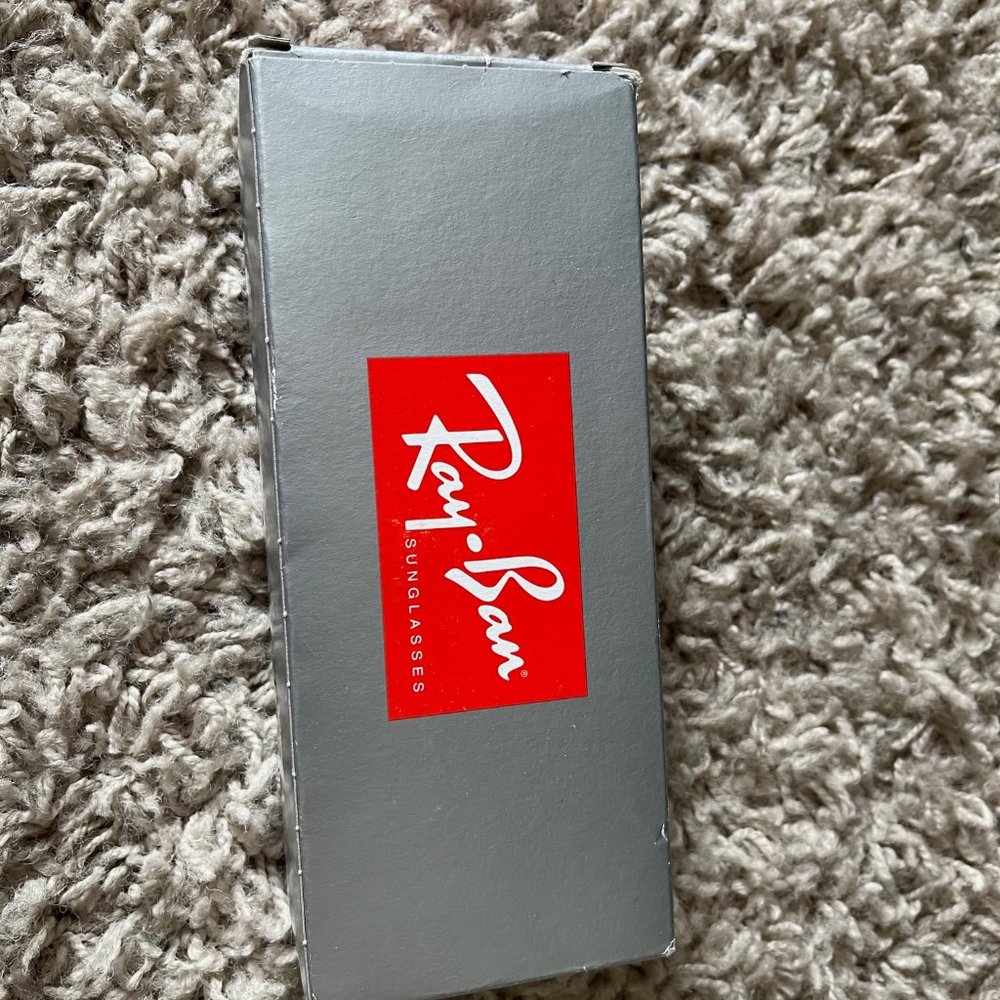Ray-Ban RB3025 Aviator Arista Green Polarized Sunglasses - Picture 7 of 7
